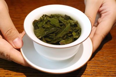 滿桌小海鮮，呷茶話仙 安溪鐵觀音里的地道閩南食鮮法則